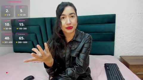 lisa white  online show from December 21, 4:28 am