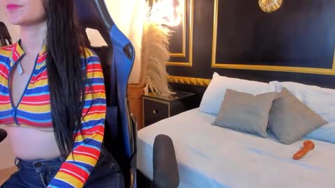 Snapshot of lisaa_brown_ chatting on September 13, 10:18 pm L I S A online show from September 13, 10:18 pm