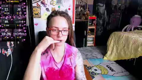Lisa online show from June 12, 7:05 am