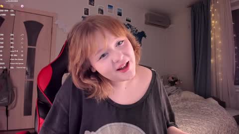 Snapshot of lisalaas chatting on December 5, 8:00 pm -Lisa- Help me to reach 100 thumbs up3 online show from December 5, 8:00 pm