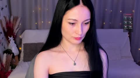 Lisa Moore online show from January 25, 2:41 pm