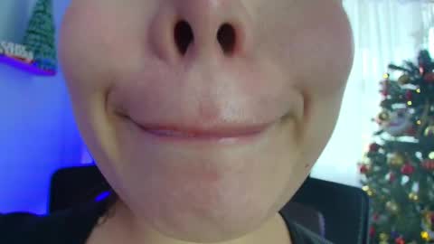 Snapshot of lisbet_21x chatting on December 26, 6:33 pm Lisbet online show from December 26, 6:33 pm