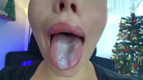 Snapshot of lisbet_21x chatting on December 20, 7:28 pm Lisbet online show from December 20, 7:28 pm