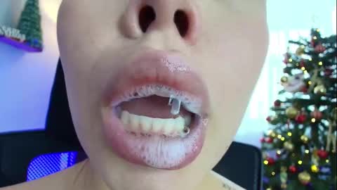Snapshot of lisbet_21x chatting on December 10, 7:00 pm Lisbet online show from December 10, 7:00 pm