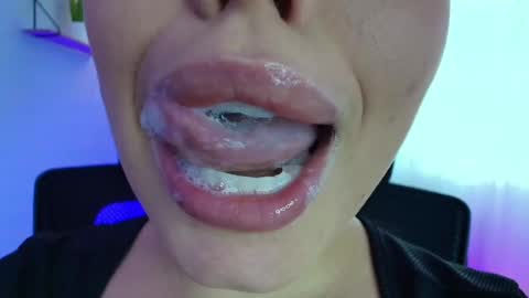 Snapshot of lisbet_21x chatting on January 20, 6:43 pm Lisbet online show from January 20, 6:43 pm