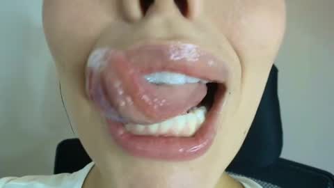 Snapshot of lisbet_21x chatting on October 18, 10:00 pm Lisbet online show from October 18, 10:00 pm