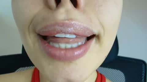 Snapshot of lisbet_21x chatting on September 23, 10:19 pm Lisbet online show from September 23, 10:19 pm