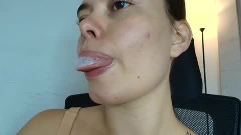 Snapshot of lisbet_21x chatting on September 29, 11:21 pm Lisbet online show from September 29, 11:21 pm