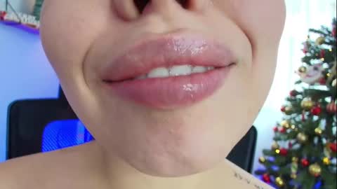 Snapshot of lisbet_21x chatting on December 11, 6:20 pm Lisbet online show from December 11, 6:20 pm