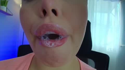 Snapshot of lisbet_21x chatting on February 27, 2:32 pm Lisbet online show from February 27, 2:32 pm