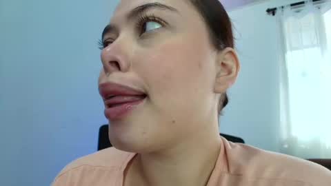 Snapshot of lisbet_21x chatting on February 8, 2:16 pm Lisbet online show from February 8, 2:16 pm
