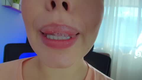 Snapshot of lisbet_21x chatting on March 8, 2:27 pm Lisbet online show from March 8, 2:27 pm
