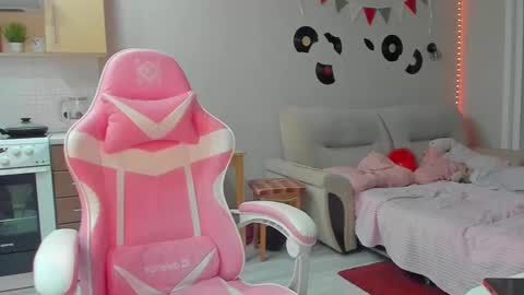 Snapshot of lisiasweet chatting on February 24, 6:26 pm Lika online show from February 24, 6:26 pm