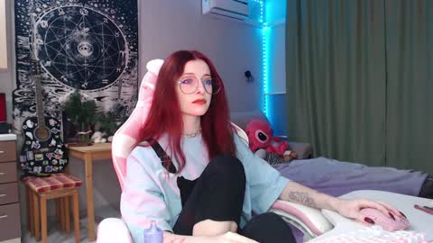 Snapshot of lisiasweet chatting on December 6, 2:49 pm Lika online show from December 6, 2:49 pm