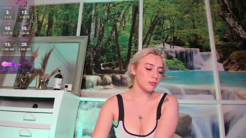 Snapshot of lissa_brown_ chatting on December 5, 2:20 am Lissa online show from December 5, 2:20 am