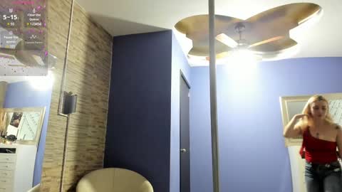 Snapshot of lissa_brown_ chatting on January 16, 1:58 am Lissa online show from January 16, 1:58 am