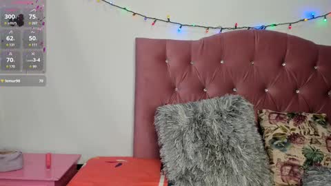 Snapshot of lissa_brown_ chatting on December 27, 2:14 am Lissa online show from December 27, 2:14 am