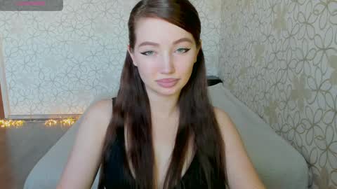 lissa_cristal_ online show from May 4, 12:31 pm