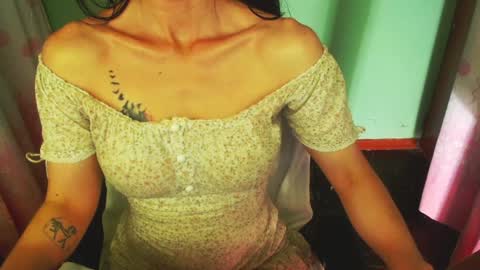 Snapshot of lisstaylor chatting on February 1, 1:34 am Liss online show from February 1, 1:34 am