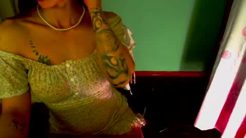 Snapshot of lisstaylor chatting on December 29, 2:49 am Liss online show from December 29, 2:49 am