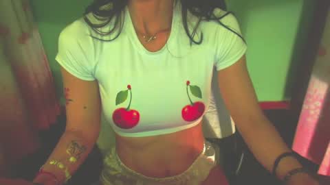 Snapshot of lisstaylor chatting on February 22, 6:59 pm Liss online show from February 22, 6:59 pm