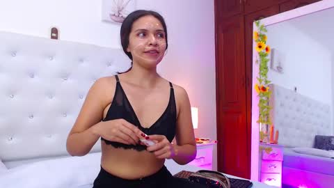 Snapshot of litleslut_ chatting on February 28, 8:18 pm litleslut_ online show from February 28, 8:18 pm