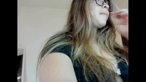 Snapshot of litlle_danni chatting on December 14, 10:50 pm Danni online show from December 14, 10:50 pm
