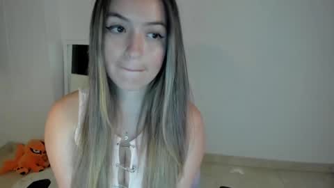 Snapshot of litlle_danni chatting on March 11, 2:10 am Danni online show from March 11, 2:10 am