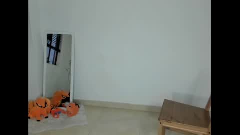 Snapshot of litlle_danni chatting on December 27, 11:21 pm Danni online show from December 27, 11:21 pm