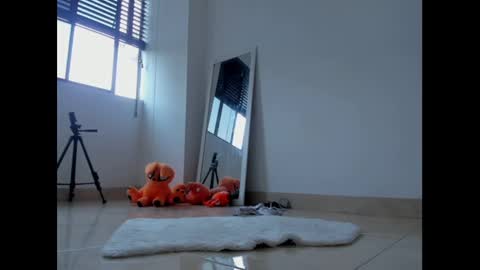 Snapshot of litlle_danni chatting on January 14, 10:34 pm Danni online show from January 14, 10:34 pm