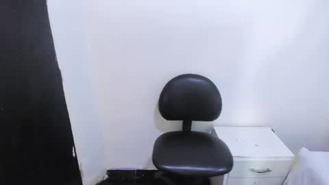 Ashley online show from March 4, 6:39 pm