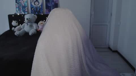 little__flowers online show from May 31, 9:48 am