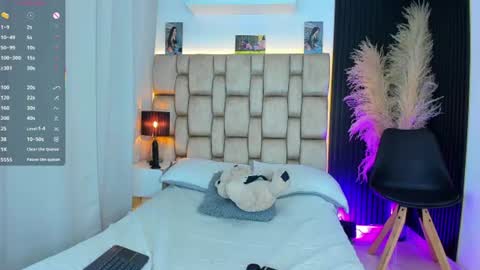 Sophie ---- connected from 1400 to 2100 Colombia time online show from June 16, 8:43 pm