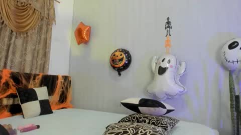 little_abbye online show from October 26, 10:43 am