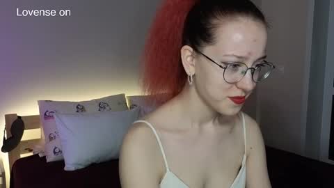 Snapshot of little_bliss chatting on January 27, 5:15 pm little_bliss online show from January 27, 5:15 pm