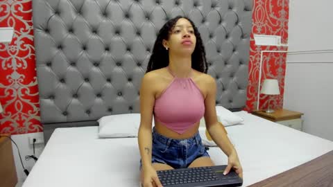 little_carolain online show from December 24, 3:37 pm