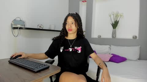 little_carolain online show from December 28, 7:11 pm