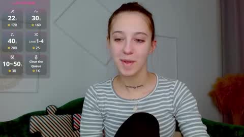 Snapshot of little_cherry___ chatting on October 13, 6:38 am Lana online show from October 13, 6:38 am