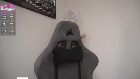 Help me reach 100 likes online show from December 21, 7:18 pm