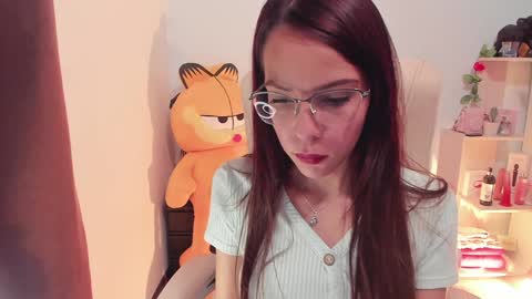Snapshot of little_eli chatting on January 29, 7:11 pm Help me reach 100 likes online show from January 29, 7:11 pm