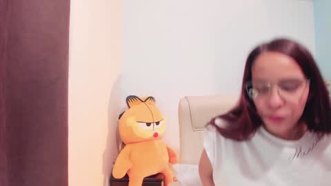 Snapshot of little_eli chatting on January 28, 7:10 pm Help me reach 100 likes online show from January 28, 7:10 pm