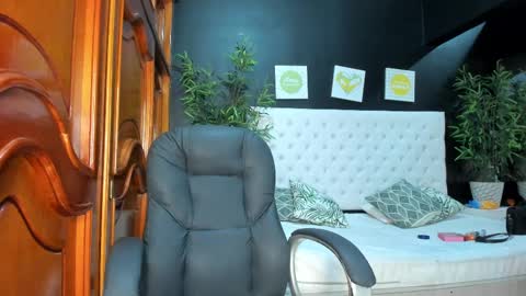 little_jheimy online show from March 9, 11:36 am