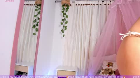 Snapshot of little_kawaiigirl chatting on December 6, 11:57 pm LILA online show from December 6, 11:57 pm