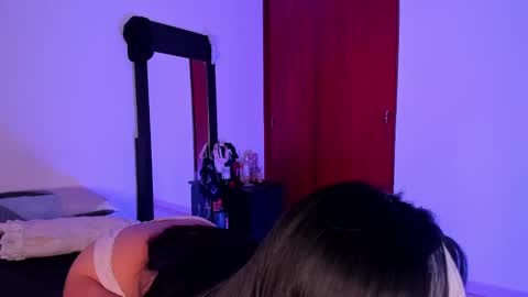 Snapshot of little_kayla_ chatting on December 18, 5:26 am kayla Instagram kayla 71082 online show from December 18, 5:26 am