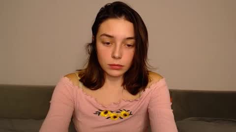 Mia   Im online every day 1530 PM in New York  2030 PM in London online show from December 13, 9:32 pm