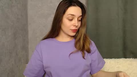 Mia   Im online every day 1530 PM in New York  2030 PM in London online show from December 3, 8:17 pm