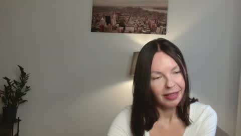 Nicole online show from October 1, 2:00 pm