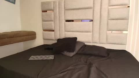 Mia online show from November 29, 3:38 pm