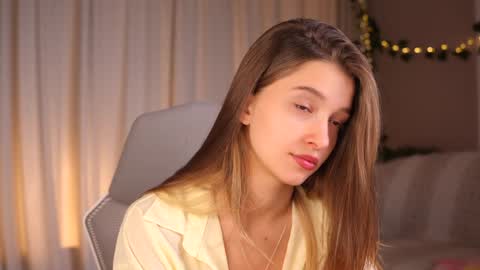 Kiki online show from October 16, 3:36 pm