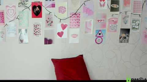 Snapshot of little_radiant_sun chatting on September 30, 10:21 am Kriss online show from September 30, 10:21 am